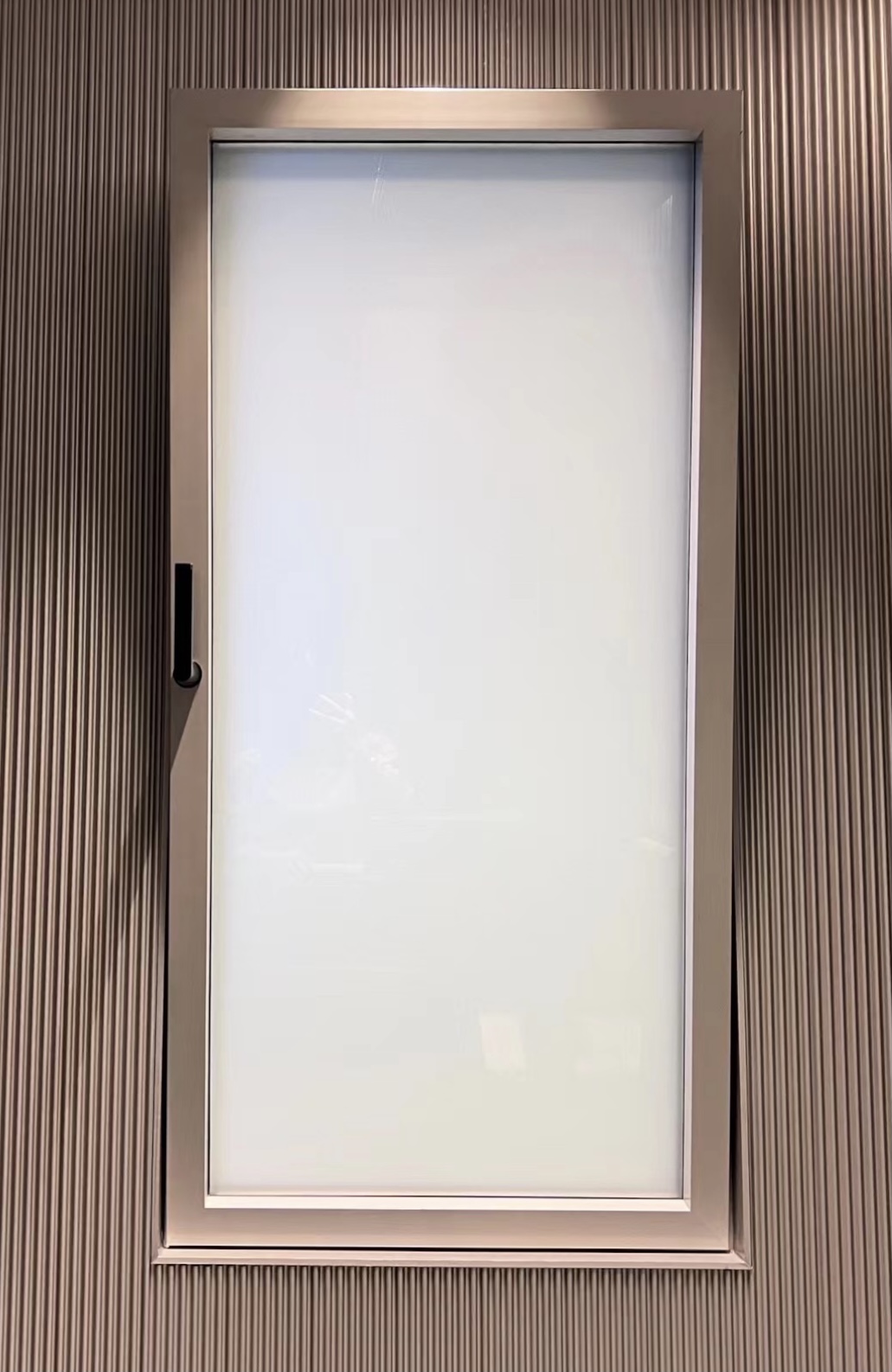 Sleek Ultra Slim Picture