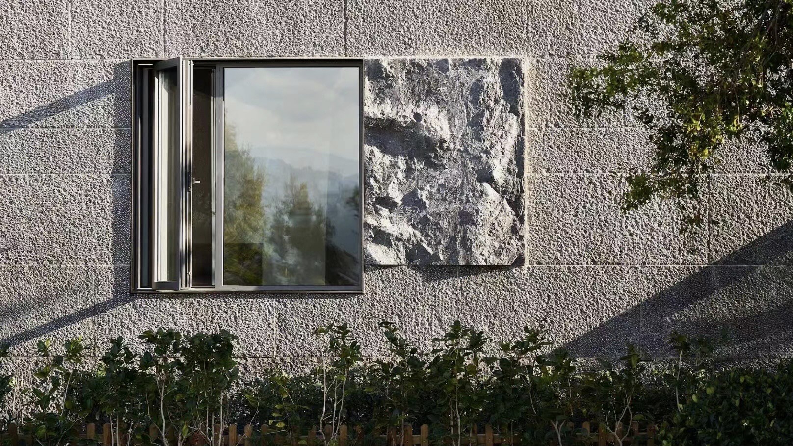 Sleek Ultra Slim Picture