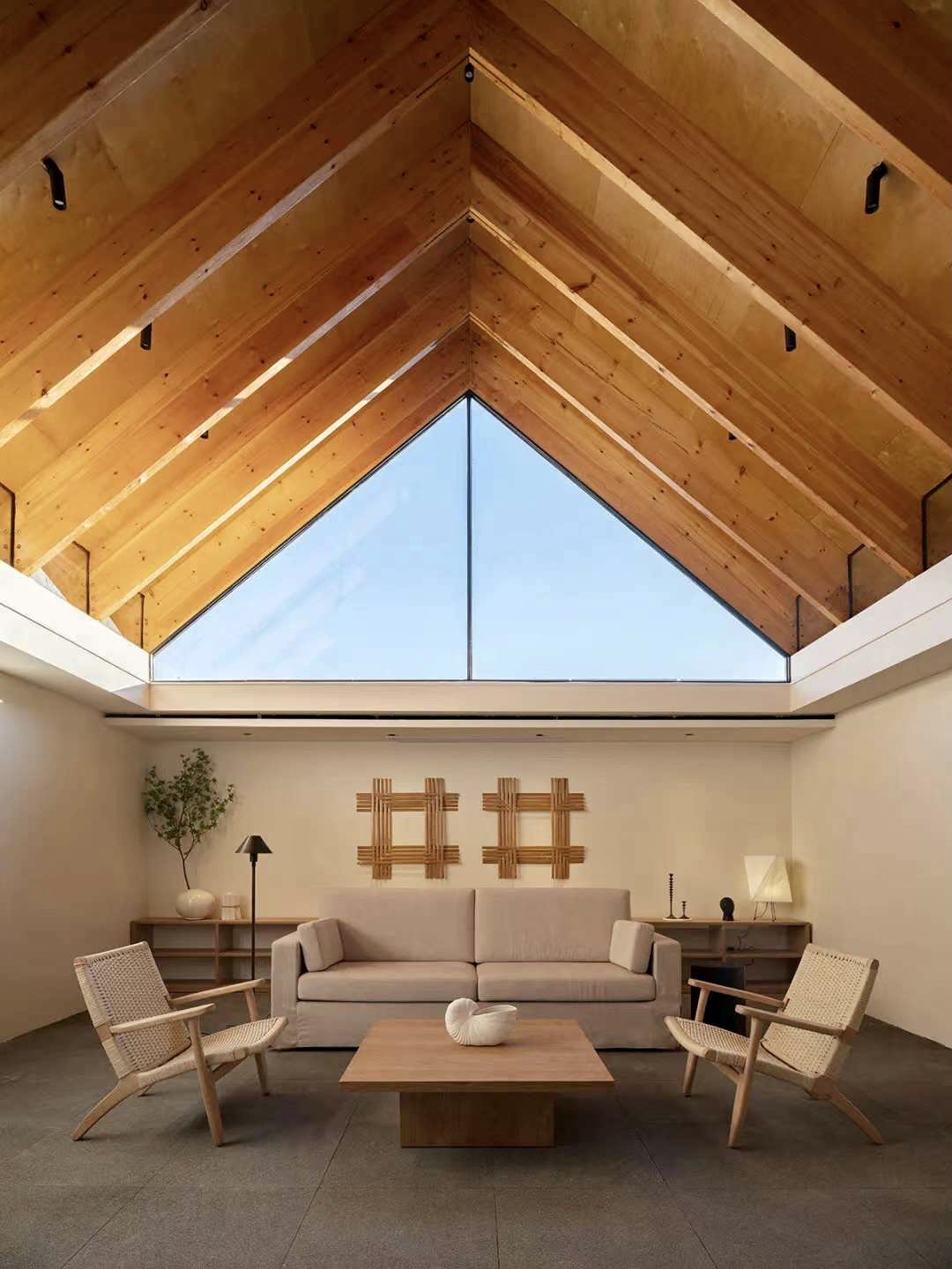 Sleek Ultra Slim Picture