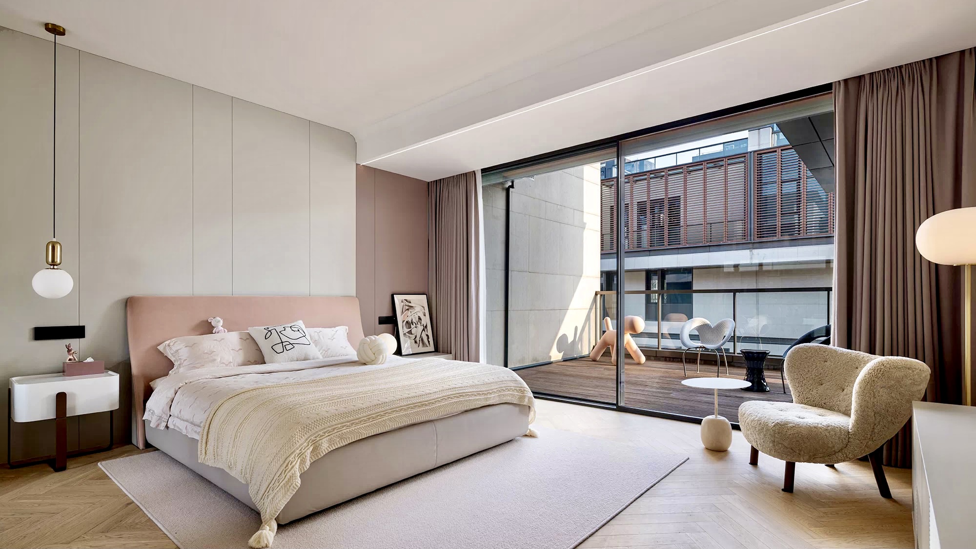 Sleek Ultra Slim Picture